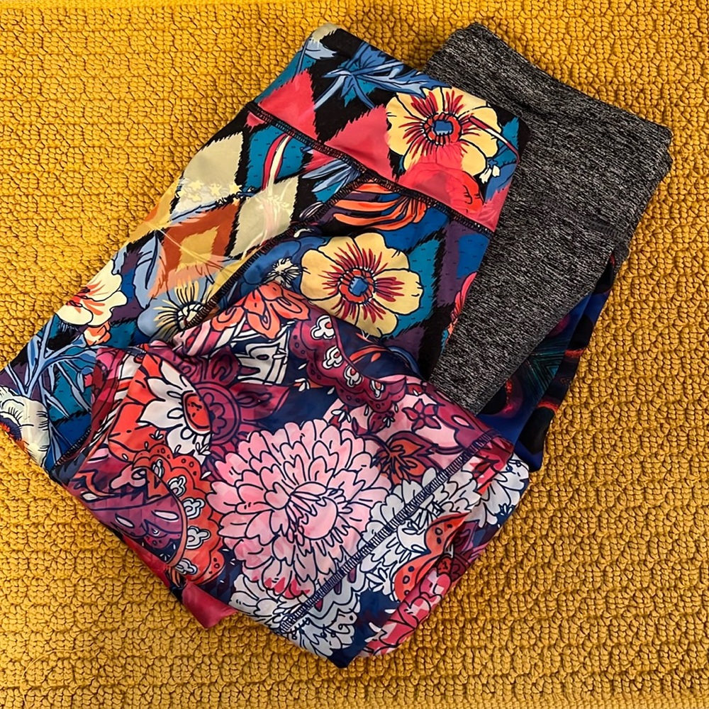 3 pair Lularoe capri workout leggings - size M